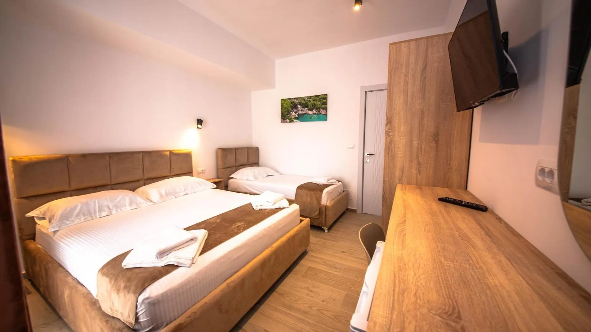 Hotel Perla Ksamil 2*,