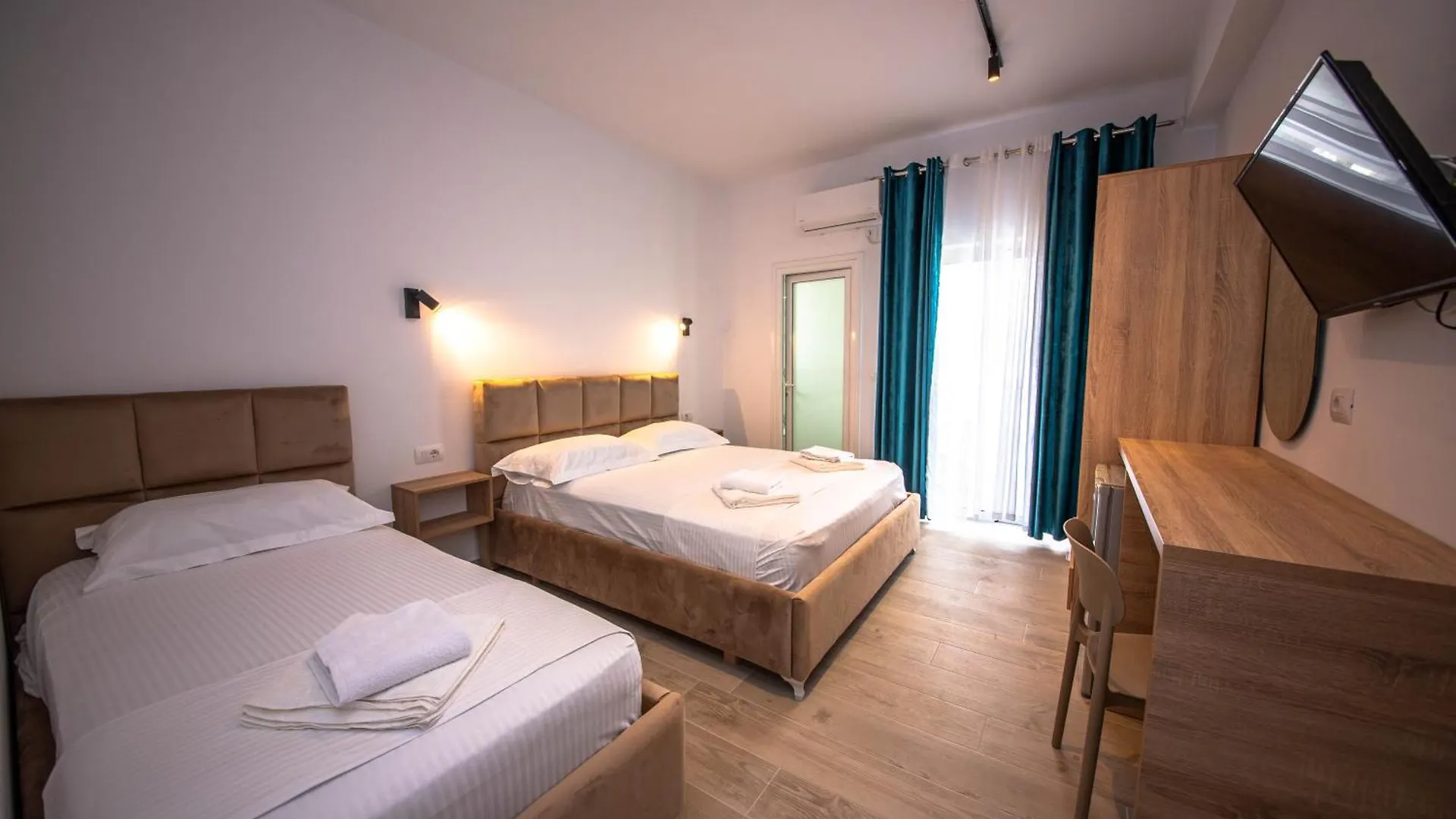 Hotel Perla Ksamil 2*,