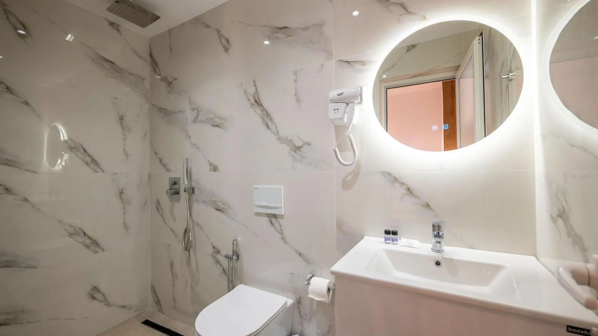 Hotel Perla Ksamil Maison d'hôtes