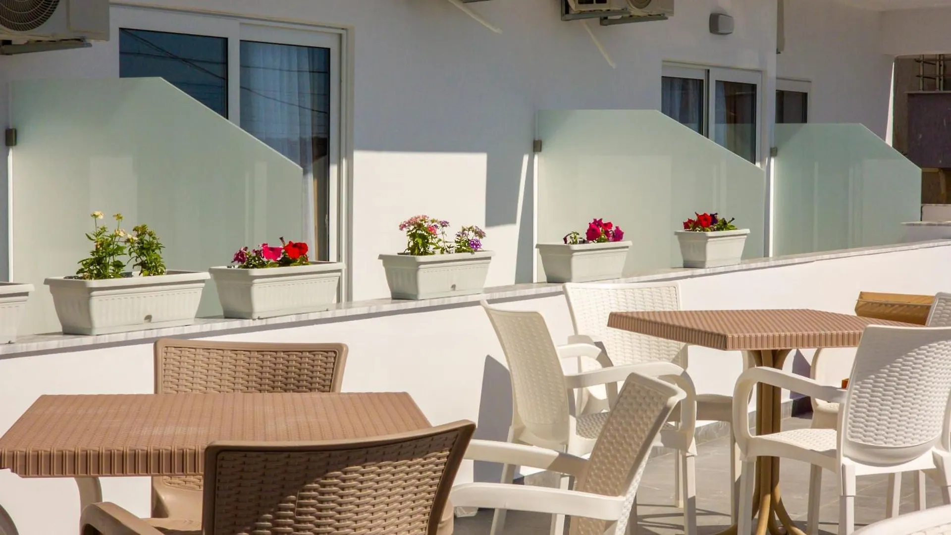 Hotel Perla Ksamil 2*,