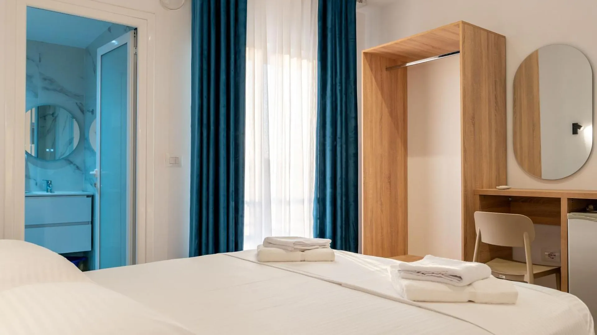 Hotel Perla Ksamil 2*,  Albania