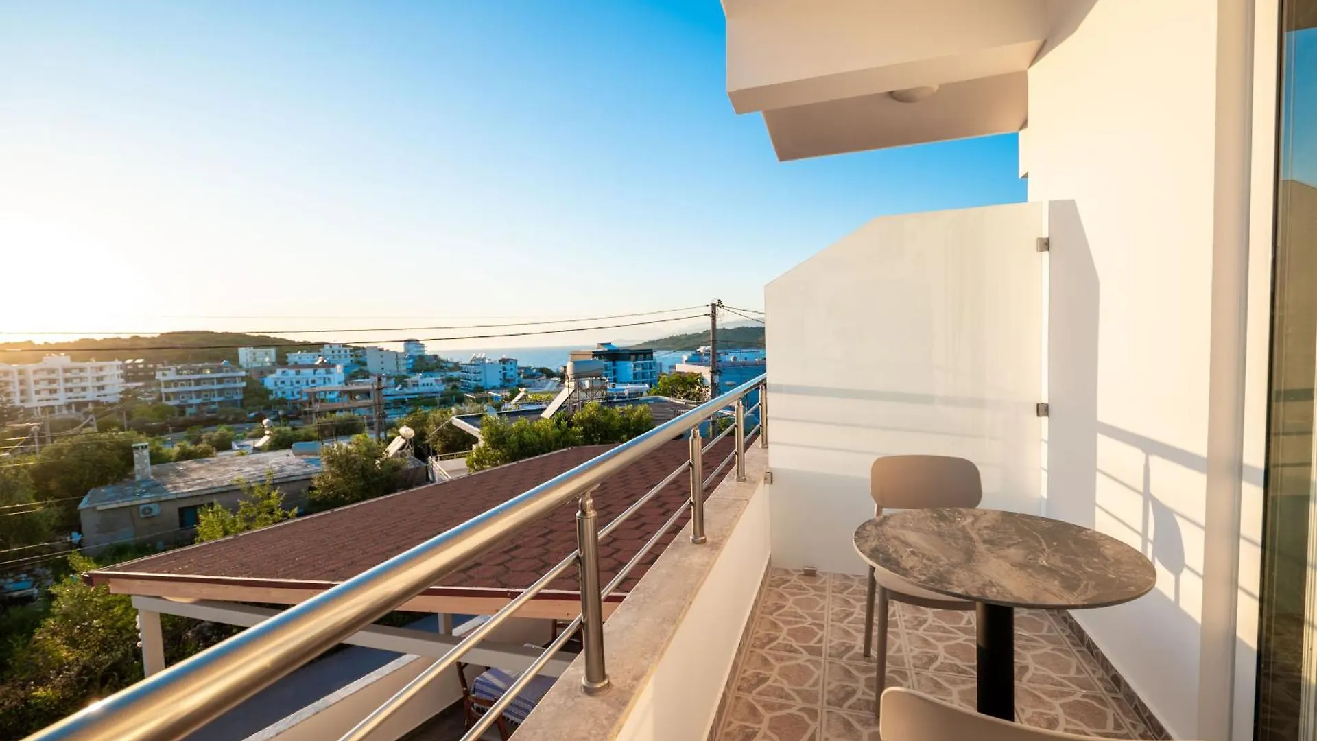 Hotel Perla Ksamil 2*,
