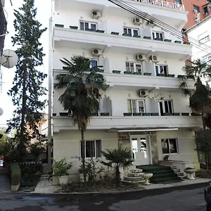 La Favorita 3*, Tirana Albánie
